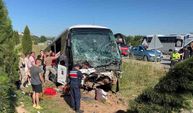 Eskişehir'de yolcu otobüsü kaza yaptı: 35 yaralı (Video haber)