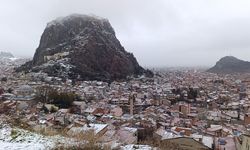 Afyonkarahisar beyaz örtüyle kaplandı