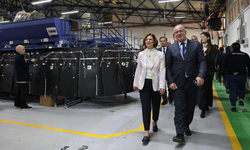 Başkan Ünlüce'den kadın çalışanlara ziyaret