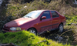 Bursa’da şarampole uçan araçtaki baba ve oğlu yaralandı