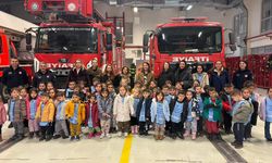 Eskişehir'de minikler itfaiye ekiplerini ziyaret etti
