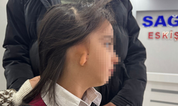 Kulağında mikrotia olan çocuk ameliyat olmaya hazırlanıyor