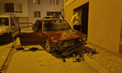 Eskişehir’de ayrılık krizi: Aracını paramparça etti