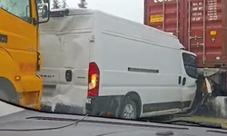 Eskişehir'de zincirleme kaza: 4 araç birbirine girdi