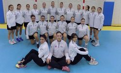 Eskişehir Hentbol'dan gövde gösterisi