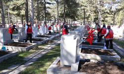 Eskişehir’de şehit kabirleri temizlendi