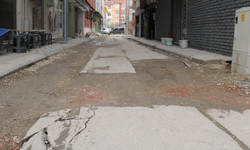 Eskişehir’de bozuk yollar araçlara zarar veriyor