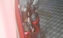 Eskişehir'de dürüm hırsızları güvenlik kamerasına yakalandı