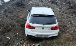 Eskişehir'de kontrolden çıkan otomobil bariyere çarptı