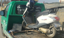 Eskişehir'de motosikletle kurye otomobille çarpıştı: 1 yaralı