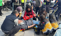 Eskişehir’de feci trafik kazası: Savrulan otomobil yayalara çarptı