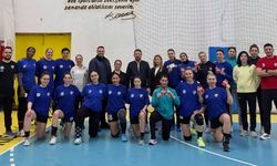 Odunpazarı Kadın Hentbol Takımı’na güçlü destek