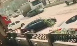 Tır ile otomobil çarpıştı: Yolda metrelerce sürüklendi