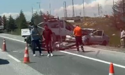 Ankara - Eskişehir yolunda 2 araç birbirine girdi