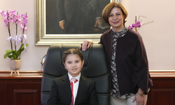 Ayşe Ünlüce koltuğunu Ece Akkan’a bıraktı