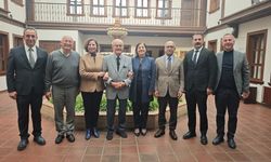 CHP’lilerden Yılmaz Büyükerşen’e sürpriz ziyaret