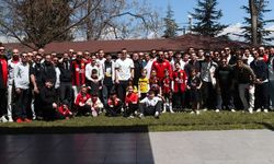 Es Bahçe’de moral kahvaltısı