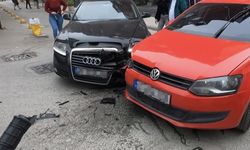 Eskişehir'de 2 araç birbirine girdi