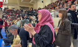 Eskişehir'de 23 Nisan kutlamasında yürek ısıtan görüntü