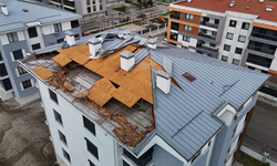 Eskişehir'de fırtına çatıyı uçurdu