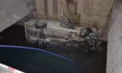 Eskişehir'de kontrolden çıkan otomobil sulama kanalına uçtu: 2 yaralı