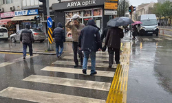 Eskişehir'de vatandaşlar sağanak yağışa hazırlıksız yakalandı