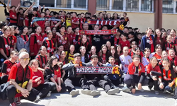 Eskişehirspor'un galibiyetini minikler marşlarla kutladı