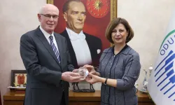 "Cumhuriyet Halk Partisi’nde hiçbir yol arkadaşımız yalnız değildir"