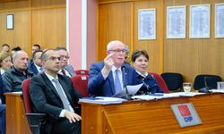 Kazım Kurt’tan toplantıyı terk eden AK Partililere: “Uçuk kaçık suçlamalarda bulunup gittiler”