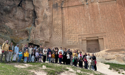 Rehberler ve öğrenciler Frig Vadileri’ni keşfetti