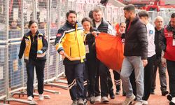 Tribünde epilepsi nöbeti geçiren taraftara müdahale