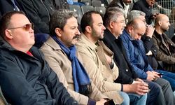 Vali Erdinç Yılmaz Eskişehirspor’u yalnız bırakmadı