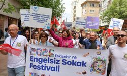 Eskişehir sokaklarında renkli görüntüler