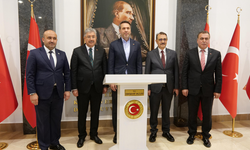 Bakan Bayraktar'dan Eskişehir Valiliği'ne ziyaret