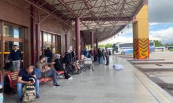 Eskişehir otogarında bayram yoğunluğu: "Tüm seferlerimiz dolu"