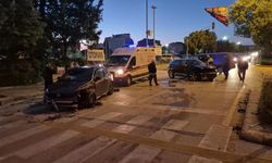 Eskişehir’de iki otomobil çarpıştı: 2 yaralı