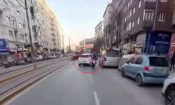 Eskişehir'de otomobille motosikletin çarpışma anı kamerada