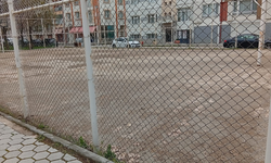 Eskişehir’de sahalar tepki topluyor: "Gençlerin sağlığını riske atıyor"