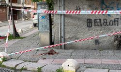 Eskişehir'de tehlike dolu anlar: Çatıdan kiremit düştü