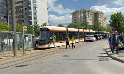 Eskişehir’de tramvay hattında korku dolu anlar: Yüksek gerilim hattı koptu