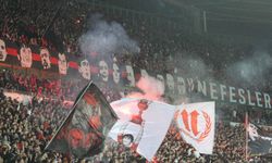 Eskişehirspor tribünleri yıktı