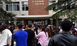 Öğrenciler 14 Mayıs Eczacılık Günü’nü kutladı