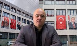 Türk Eğitim Sen’den Atatürk posteri açıklaması: “Rüzgar nedeniyle toplandı”