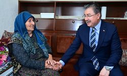 Vali Yılmaz Ayşe teyzeyi ziyaret etti