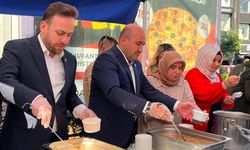 AK Parti’den Doktorlar Caddesi’nde aşure ikramı