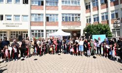Anadolu Üniversitesi’nde anlamlı mezuniyet: Özel gereksinimli öğrenciler kep attı