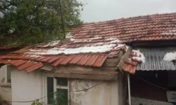 Çifteler'de sağanak yağış evlere zarar verdi