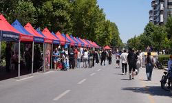 Eskişehir Atatürk Bulvarı "Arabasız Pazar" ile şenlendi