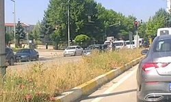 Eskişehir’de yaya için duran araca arkadan otomobil çarptı