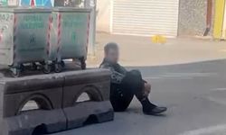 Eskişehir’de sokakta hareketsiz duran kişi vatandaşları endişelendirdi
